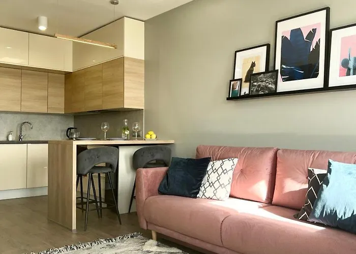 Luxury Pearl With Parking Place In Holesovice